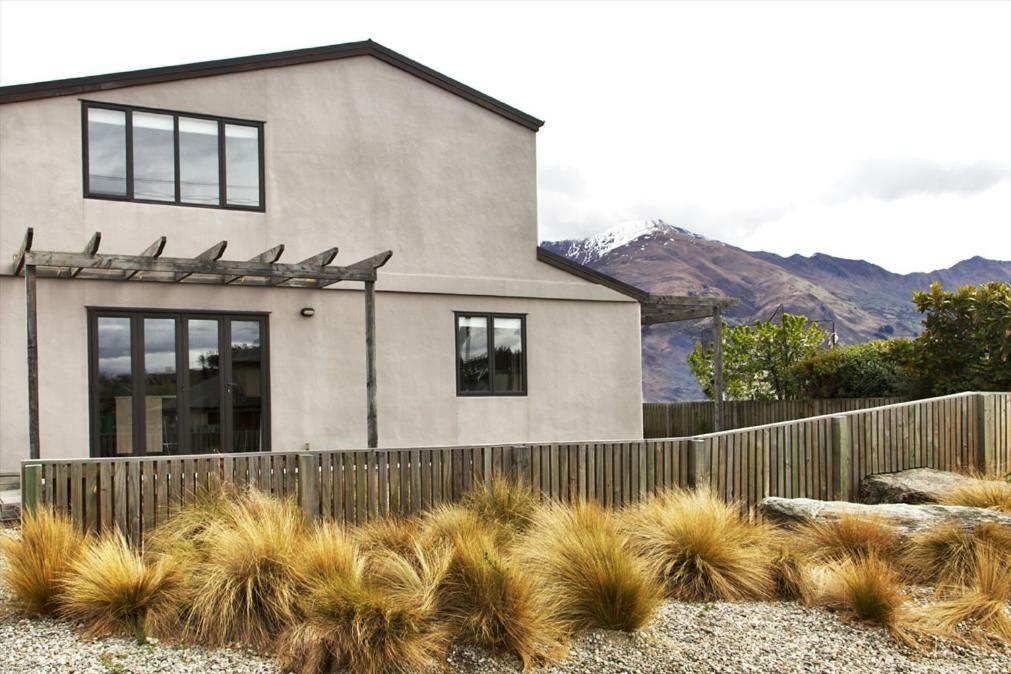 Kylie'S Castle Villa Wanaka Exterior foto